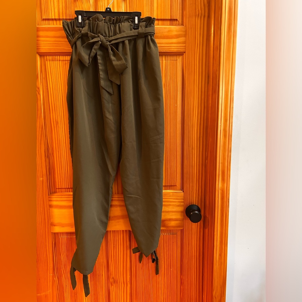 SHEIN Curve Olive Green paper bag Pants